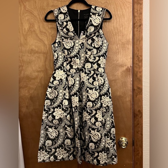 Ted Baker STUNNING JAMI Ornate Paisley Dress 2/6US - Picture 3 of 9
